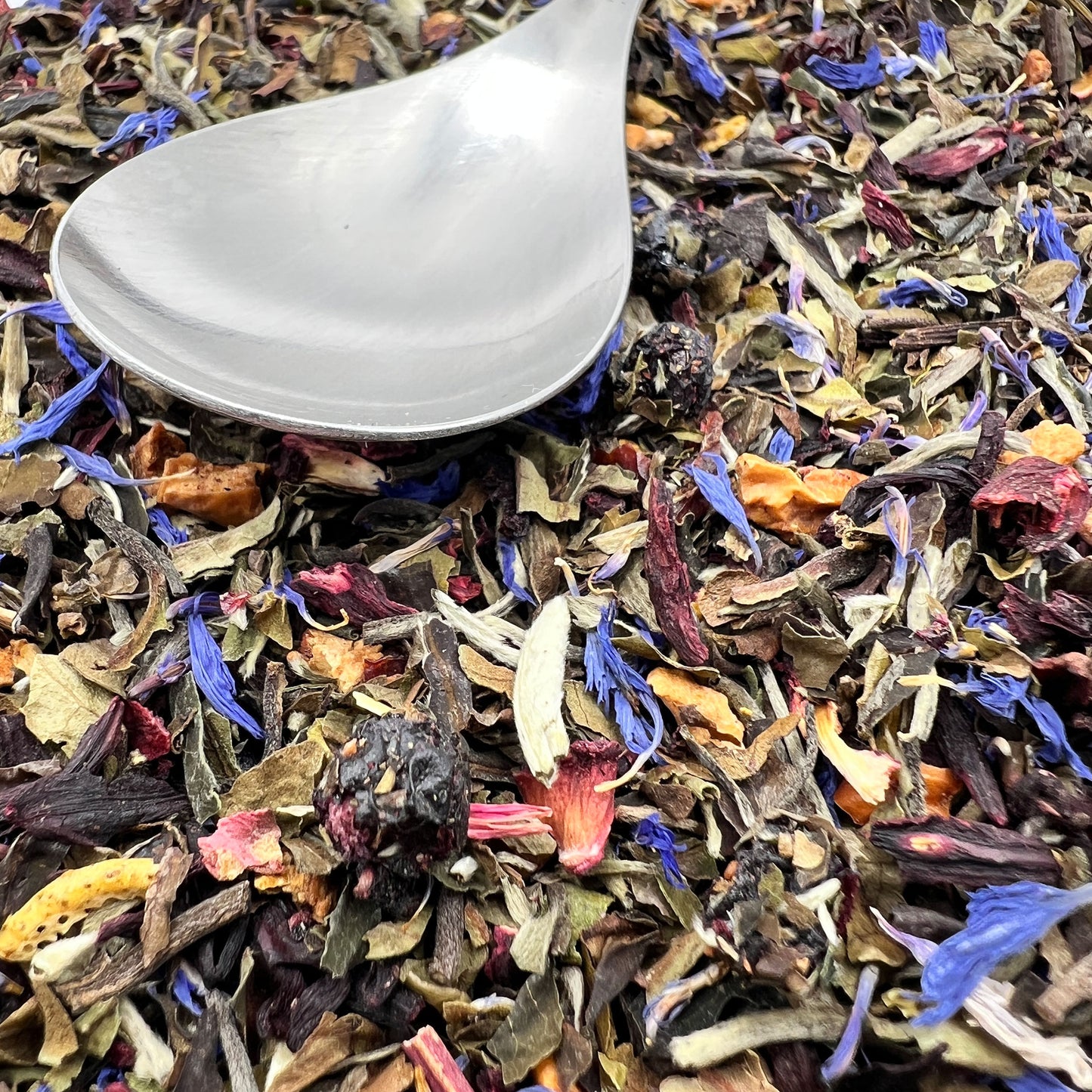 Blue & White Tea loose leaf