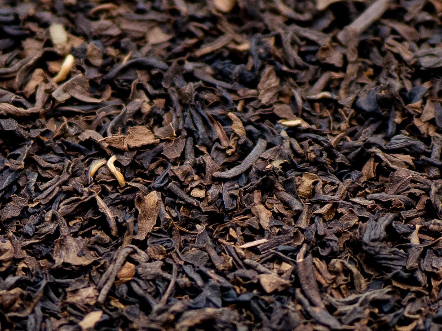 A close up of decaffeinated Assam loose black tea from TEA23