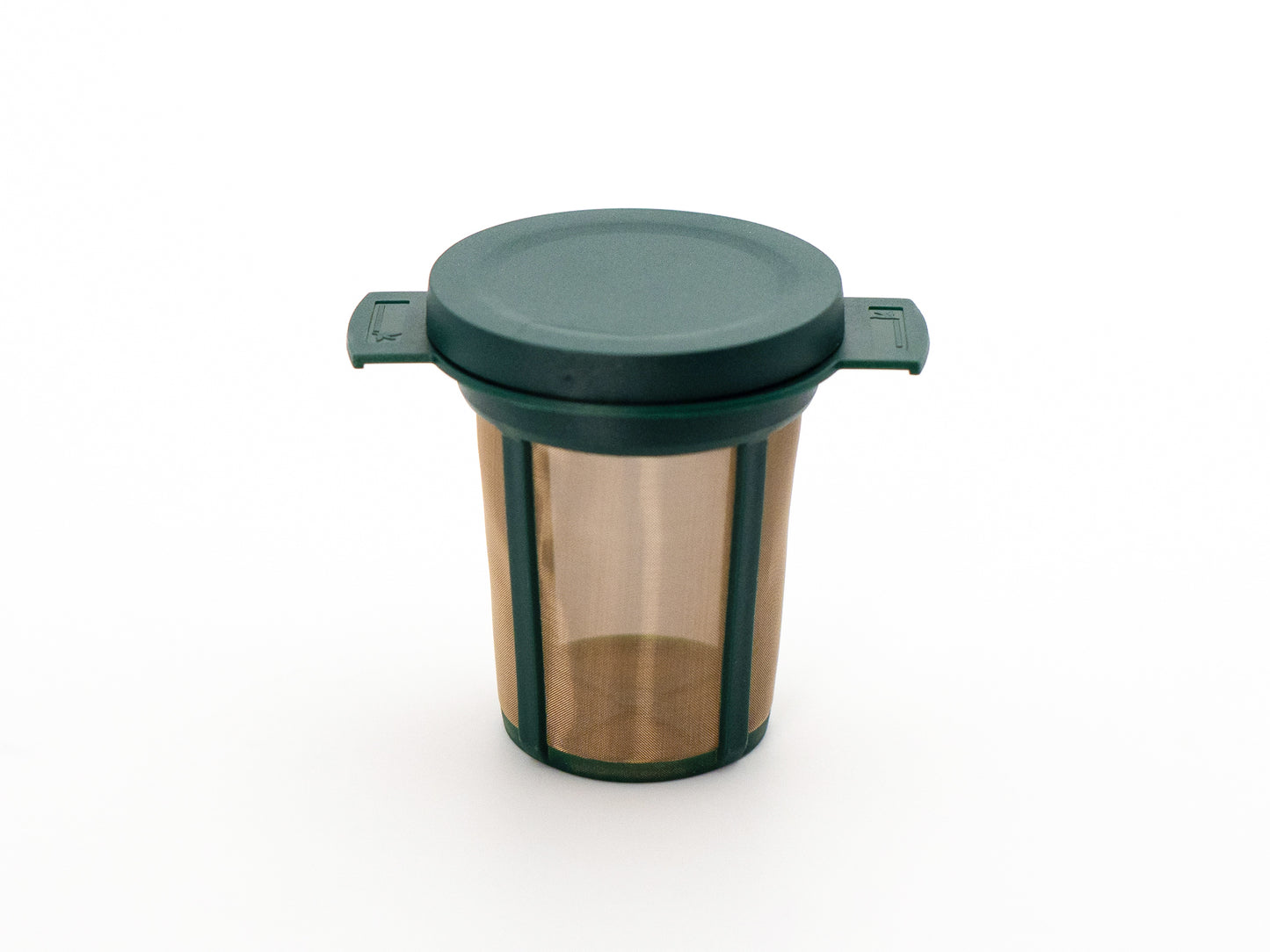 Permanent tea infuser basket with a lid on top